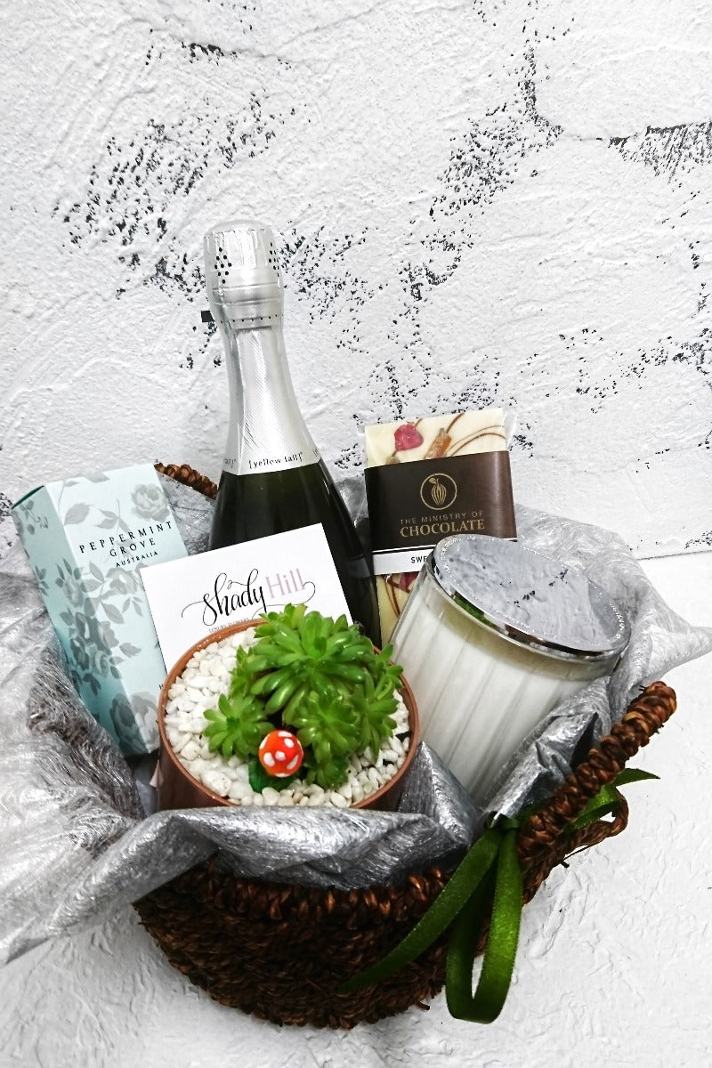 Florist Elsternwick Gift Pack Shadyhill Luxury Flower