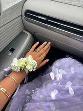 Buttonhole / wrist corsage