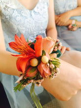 Buttonhole / wrist corsage