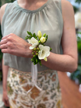 Buttonhole / wrist corsage
