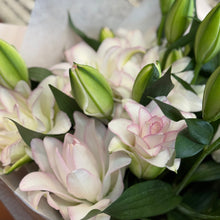 Rose Lily Bouquet