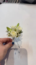 Buttonhole / wrist corsage