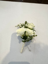 Buttonhole / wrist corsage