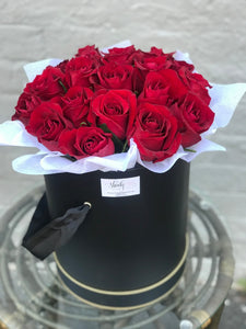 Best flower delivery brighton luxury rose hatbox 01