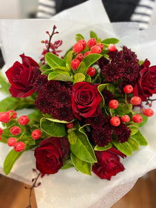 Seasonal kisses - Special Sale Valentine's day flower bouquet from $75