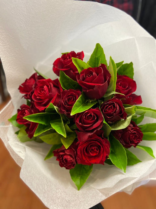 Fall in love - Valentine's Day Red Rose Bouquet