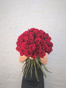 long stem red rose bouquet 01