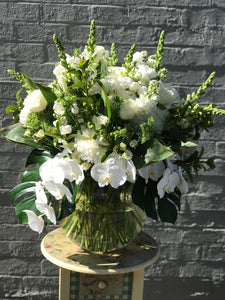 white and green bouquet 04